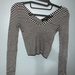 Striped crop v-neck crop top